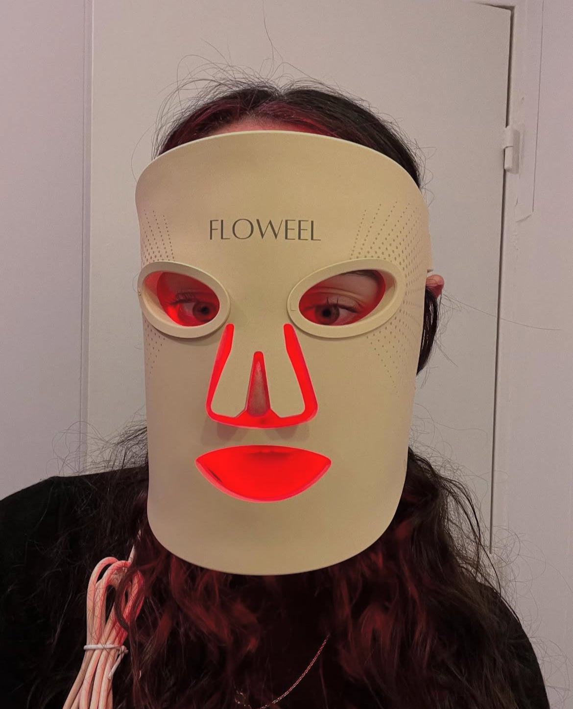 MASQUE LED ANTI - ÂGE / ANTI - ACNÉ " LE PROFESSIONNEL "